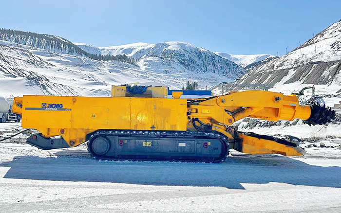 F10硬岩，，，，，，，，pp电子EBZ260单日掘进破9米！