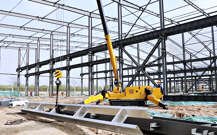 吊装界“蜘蛛侠”：小块头，，，，，，，鼎力大举士，，，，，，，高效能