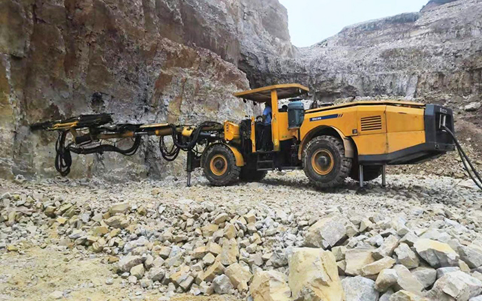 “化水为电”，，，，，，，，pp电子凿岩台车提速水电站扩机工程