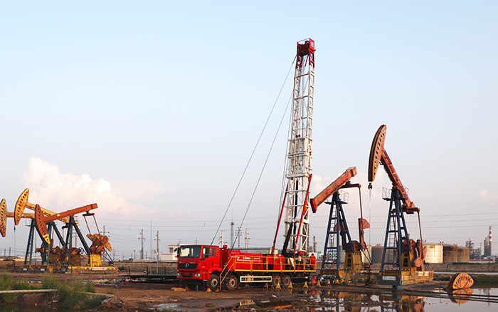 为修井注入“绿科技”，，，，，，批量大吨位电动修井机交付