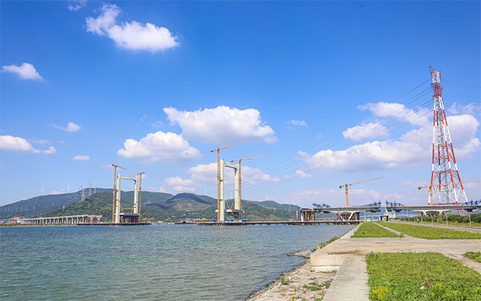 “牵手”群岛！pp电子塔机助力天下级跨海连岛工程刷新“进度条”