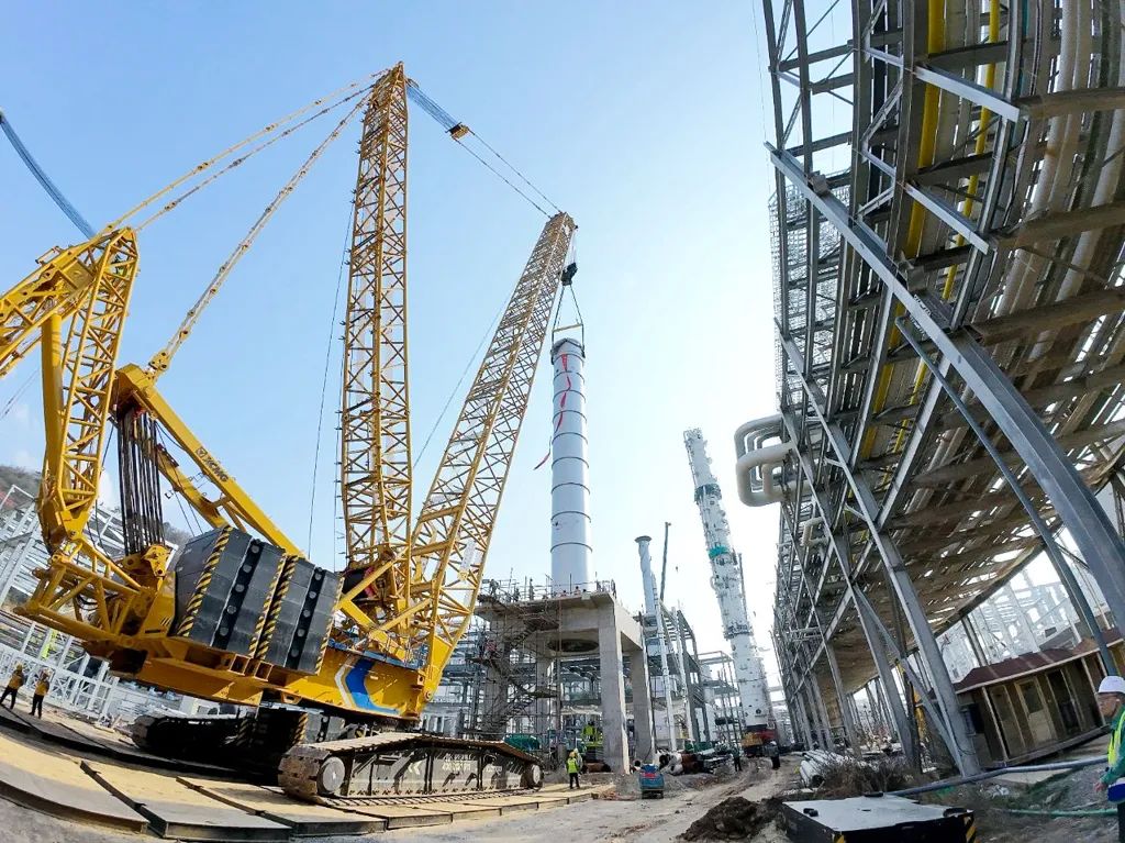 700吨巨塔稳稳落位？？？？？？？pp电子XLC17000给出完善谜底