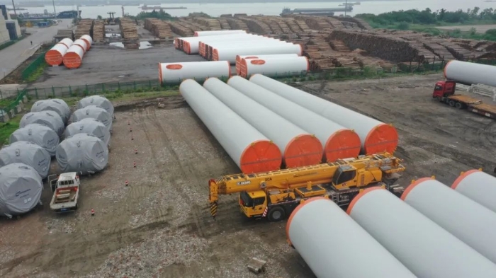 空间太小！。。。。。浚？？？？？？在下pp电子G2代可变支腿，，，，，，，百吨塔筒在口岸“稳运”！