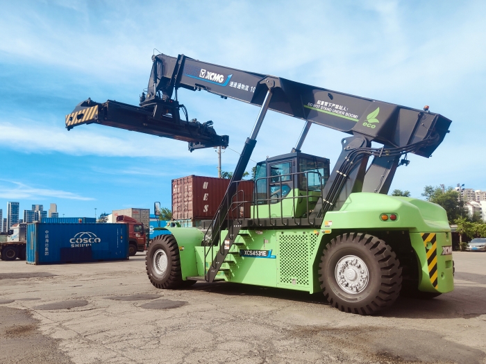 pp电子E5系列正面吊开启“零碳口岸”新实践